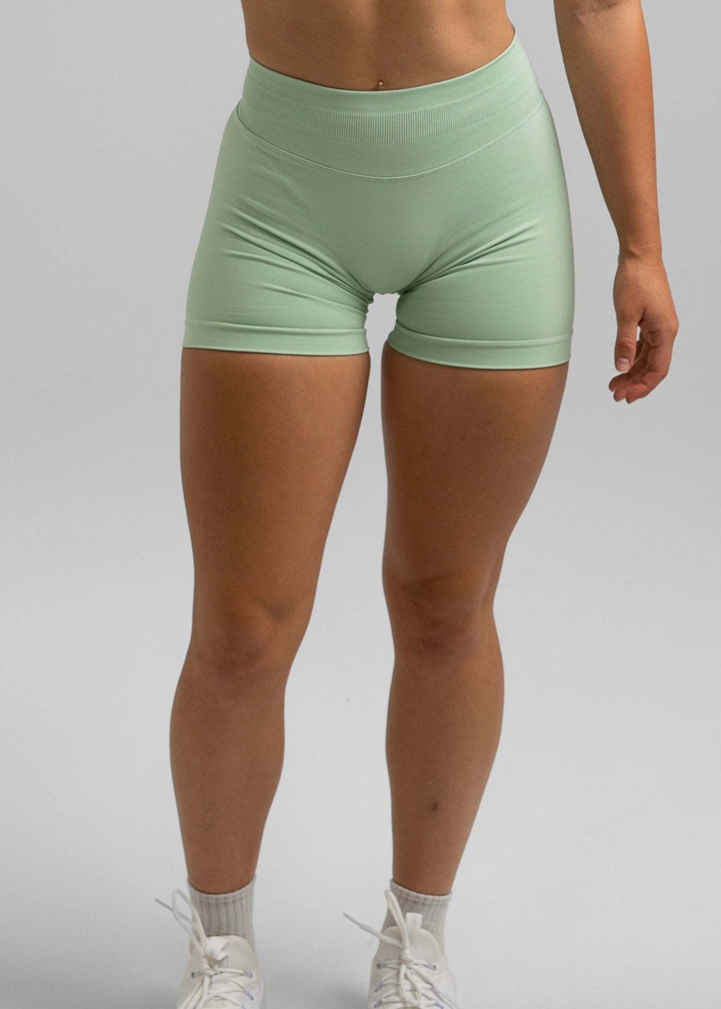 Absolute Seamless Shorts 4.5" - Misty Green