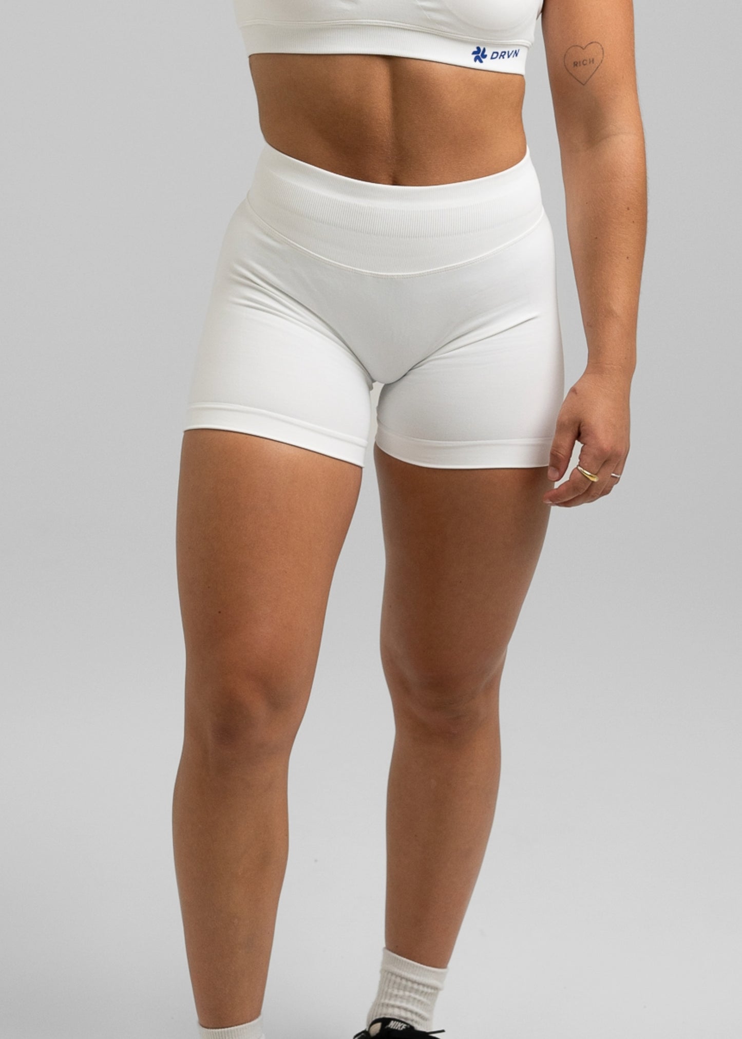 Absolute Seamless Shorts 4.5" - Innocent White
