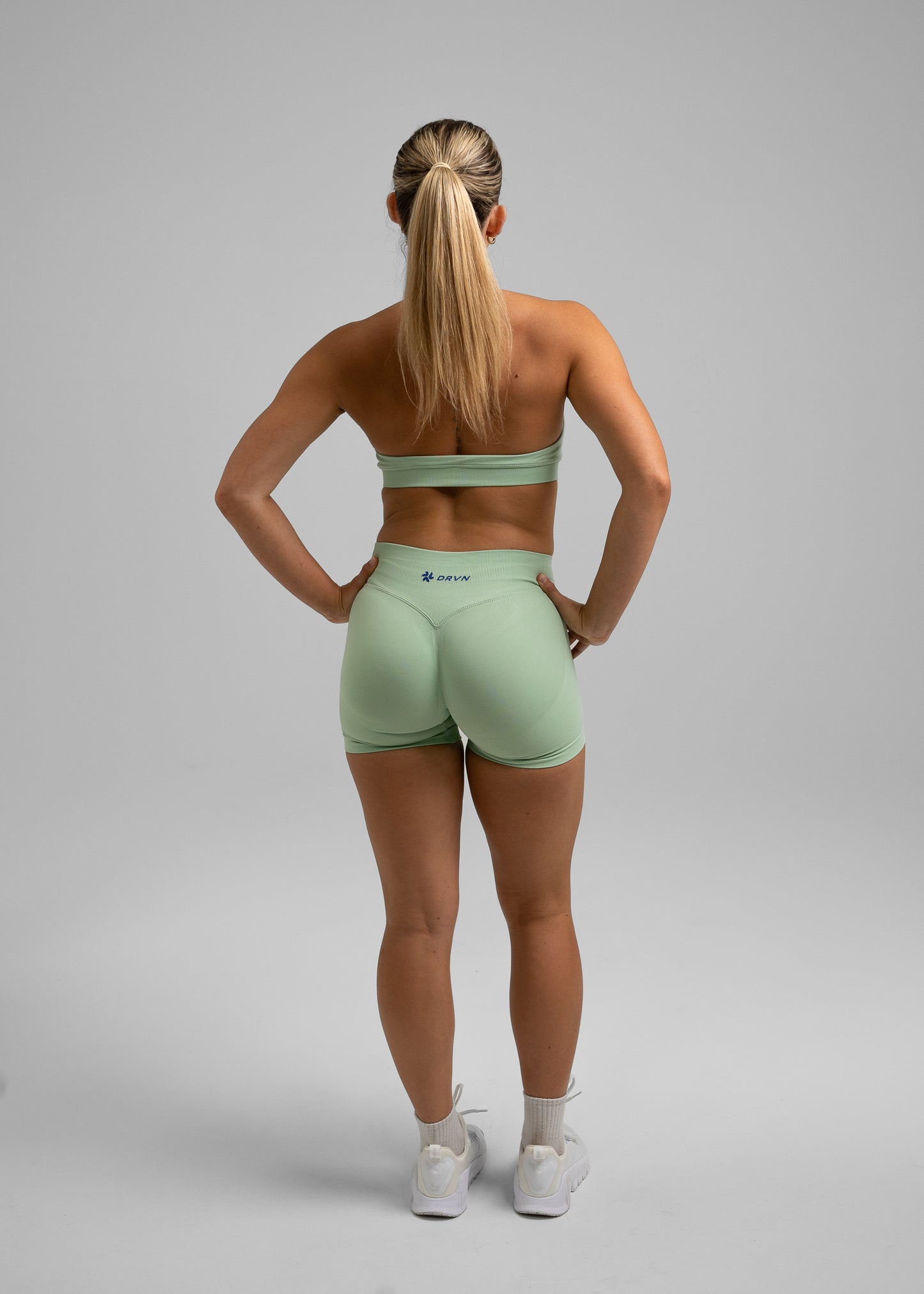 Absolute Seamless Shorts 4.5" - Misty Green