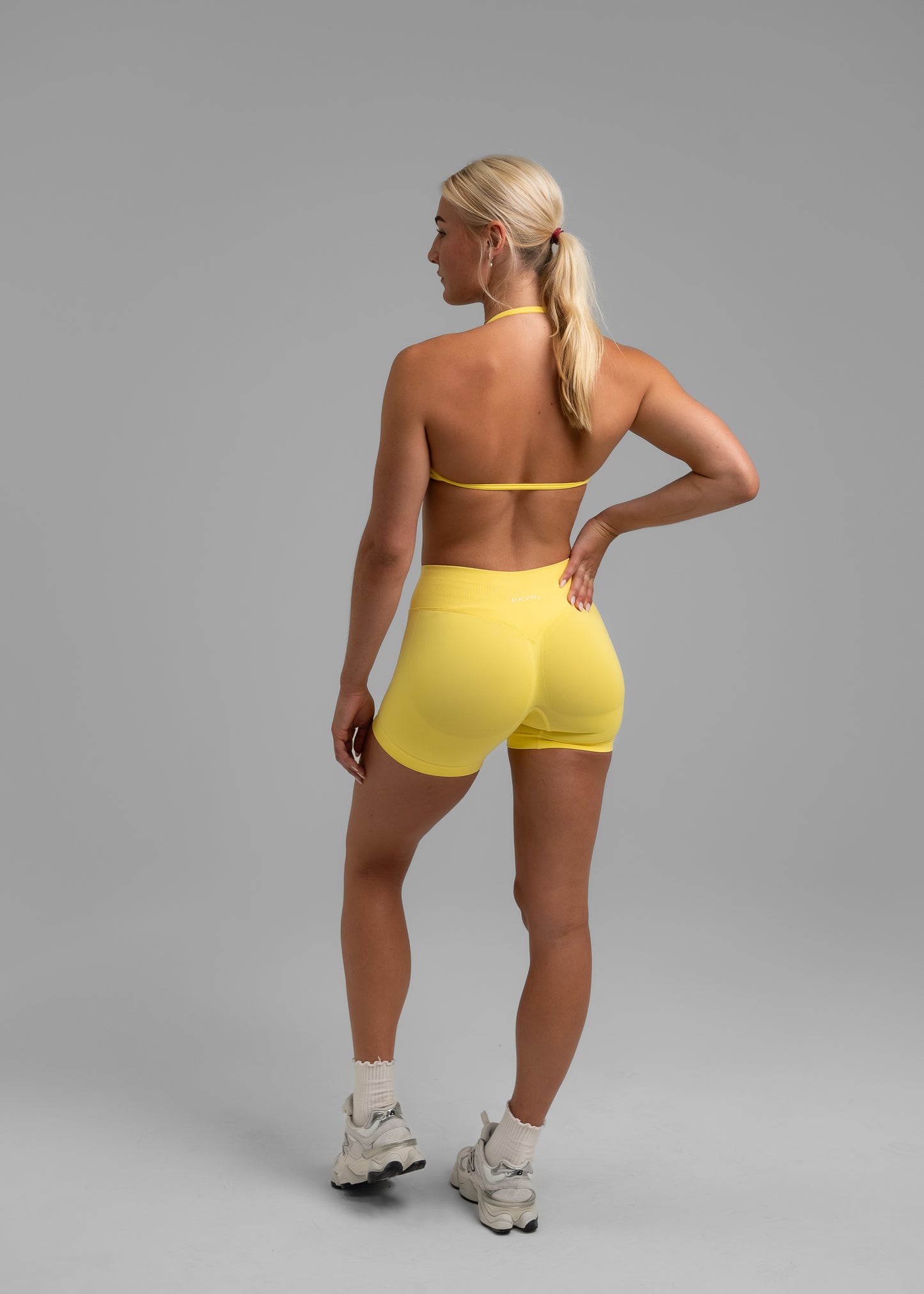 Absolute Seamless Shorts 4.5" - Custard